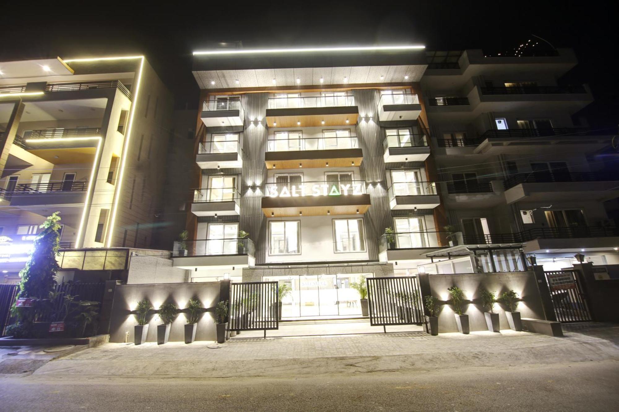 Saltstayz Premier - Near Golf Course Road & Sector 57 Gurgaon Exterior foto